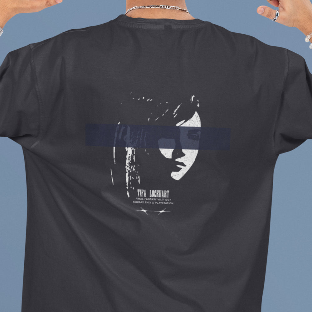 Final Fantasy VII - Tifa Lockhart Silhouette Oversized T-Shirt